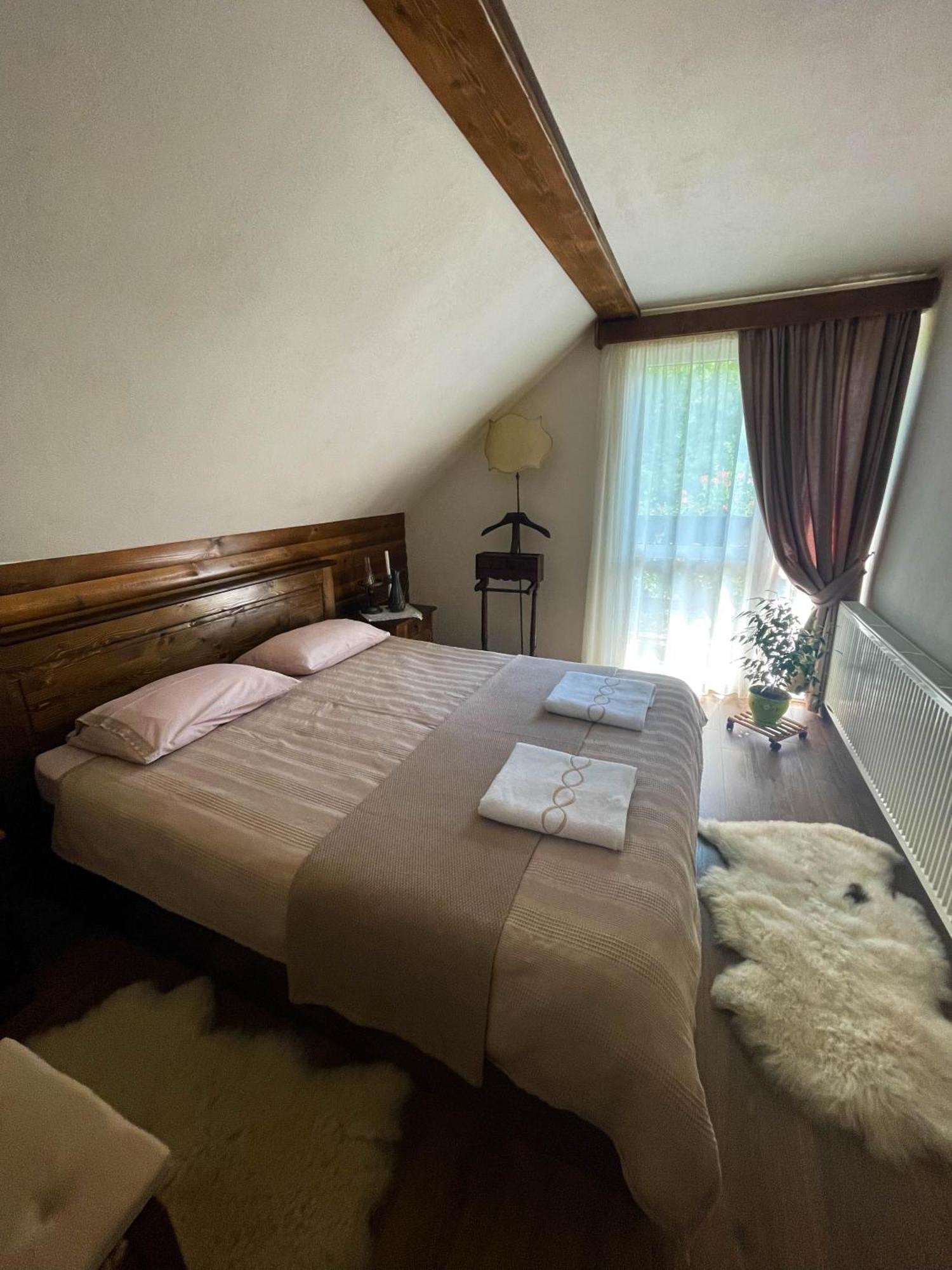 Cabana La Domnu' De Pe Vale Villa Aiud Exterior foto